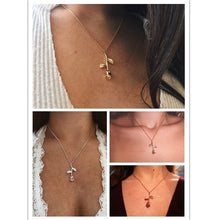 Load image into Gallery viewer, Flower Pendant Necklace