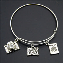 Load image into Gallery viewer, Expandable Wire Bangle